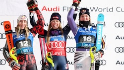 Mikaela Shiffrin (Mitte) siegte vor Lara Colturi (l.) und Emma Aicher.