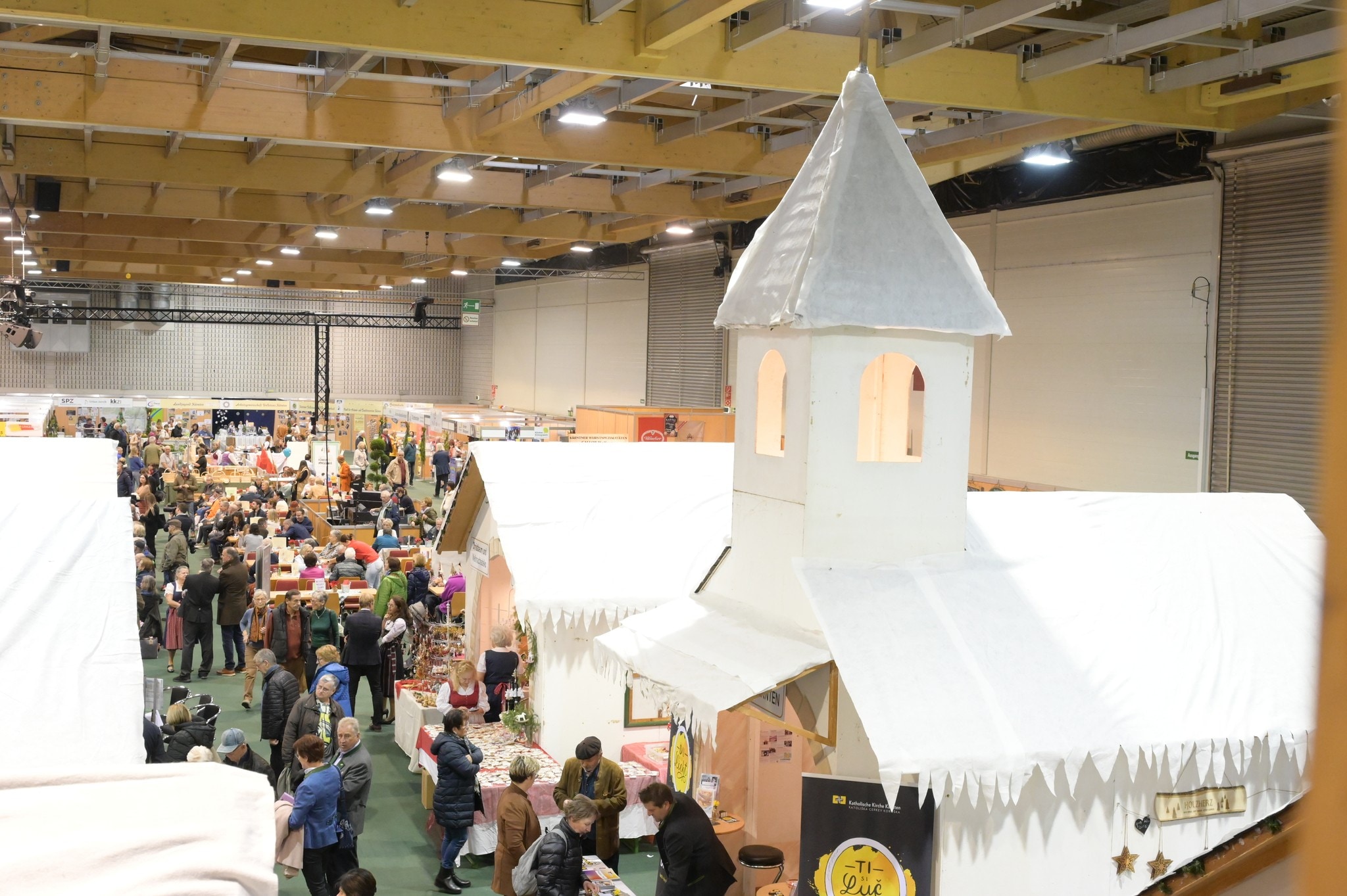 Lebendiges Brauchtumsdorf!