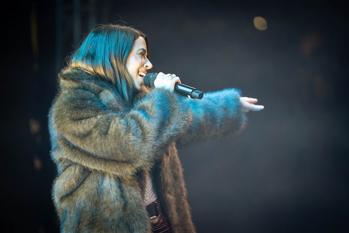 Vanessa Mai on Stage.