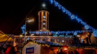 Adventmärkte wie jener in St. Pölten sorgen für eine tolle Stimmung und ziehen viele Besucher an ...
