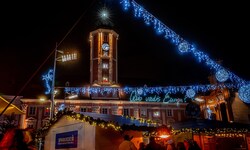 Adventmärkte wie jener in St. Pölten sorgen für eine tolle Stimmung und ziehen viele Besucher an ...
