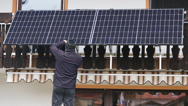 A balcony power plant delivers up to 800 watts.