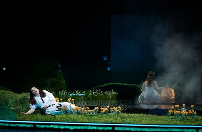 Álfheiður Erla Guðmundsdóttir (Alice), Carmen Diego (Alice als junges Mädchen)