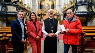 Freunde des Stiftes: Abt Pius, Sponsoring-Lady Christina Hardegg, Präsident Hauer (li.) und ...