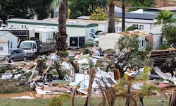 In Albufeira hinterließ ein mutmaßlicher Tornado ein Bild der Zerstörung.