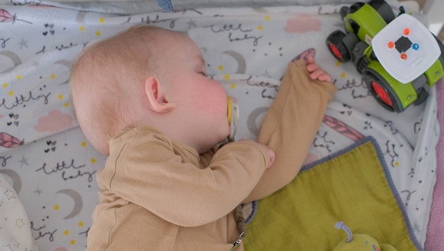 Der kleine Bub ist herzallerliebst, gesundheitlich aber von einer schweren Krankheit gezeichnet.