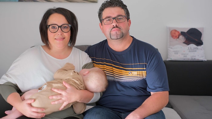 Mama Jasmin und Papa Gerhard mit ihrem ganzen Stolz