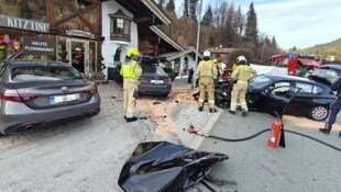 Am Unfallort zeigte sich eine Spur der Verwüstung.