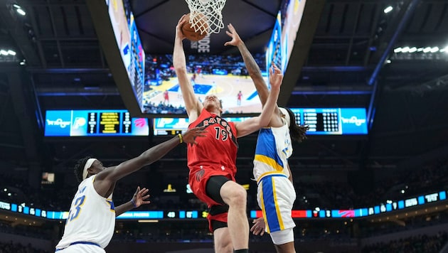 Jakob Pöltl kämpfte sich in die Partie gegen Cleveland.