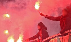 Wacker-Fans stehen im Normalfall für gute Stimmung. Am Samstag brannten bei einigen offenbar ...