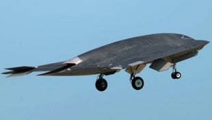Weibo.com Genau wie die US-Tarnkappenbomber der B-2- und B-21-Reihe verzichtet der „Mysteriöse Drache“ auf ...