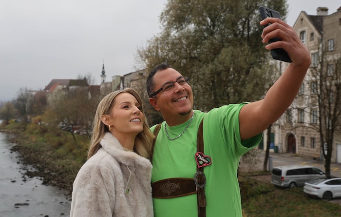 Selfie mit Fan: Melissa nimmt sich für jeden einzelnen Fan Zeit und hat auch immer ein Lächeln ...