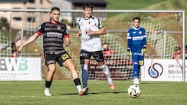 Thomas Dorner (M.) fühlt sich beim FC Egg sehr, sehr wohl.