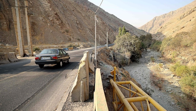 Ein ausgetrockneter Fluss in der Nähe der Hauptstadt Teheran