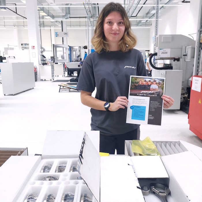 Hanna aus Neuberg ist im zweiten Lehrjahr und fährt täglich 50 Kilometer zur Arbeit.