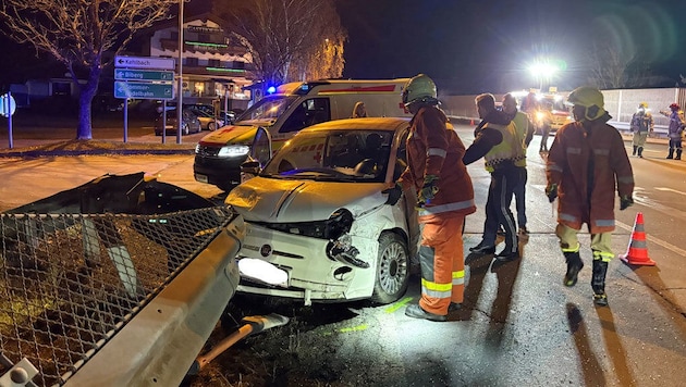 Das Auto einer Pkw-Lenkerin wurde in die Leitschiene geschleudert.