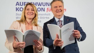 Es knirscht im rot-pinken Gebälk zwischen Emmerling und Ludwig.