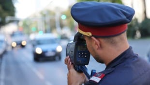 Polizisten sollen den Verkehr überwachen, aber nicht online verkünden, wo sie blitzen werden.