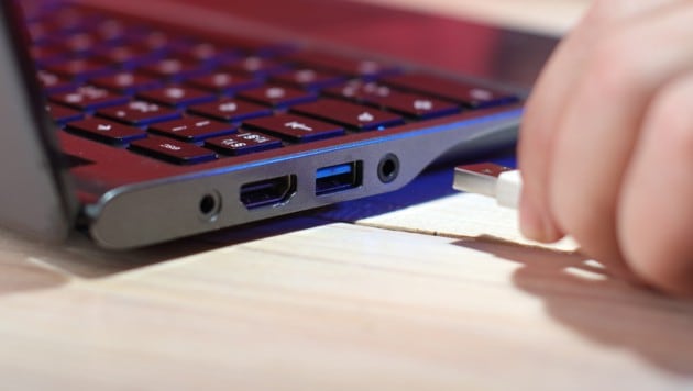 Die blauen USB-Anschlüsse bieten eine schnelle Datenübertragung, haben aber an anderer Stelle ...