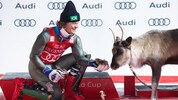 Strahlemann Lucas Pinheiro Braathen mit seinem neuen Renntier.