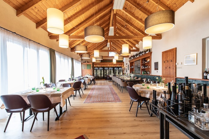 Im Saal können auch größere Feiern abgehalten werden.