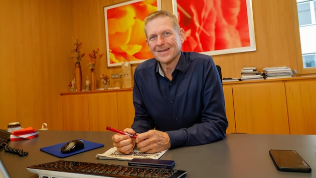 Die Volksschule in Kuchl platzt aus allen Nähten. Ortschef Thomas Freylinger hat längst Pläne ...