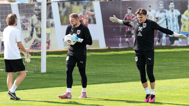 Tormann Nikolas Polster (re.) zieht derzeit großes Interesse auf sich.