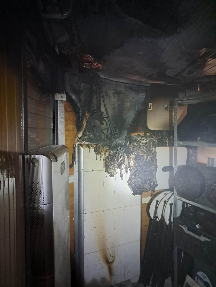 Der Schwelbrand wurde von den Florianis gelöscht.