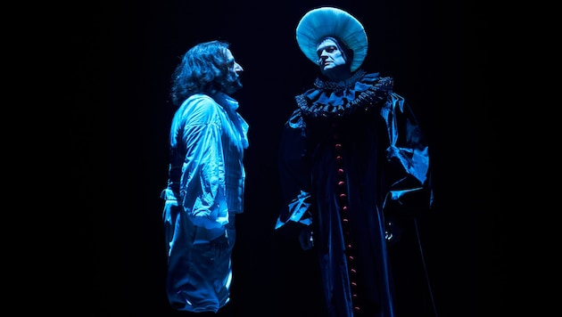 Grandios: „Gulliver“ (Gunther Eckes) und Dietmar König auf der fliegenden Insel Laputa