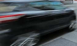 In Fritzens kam es zu dem illegalen Straßenrennen (Symbolbild).