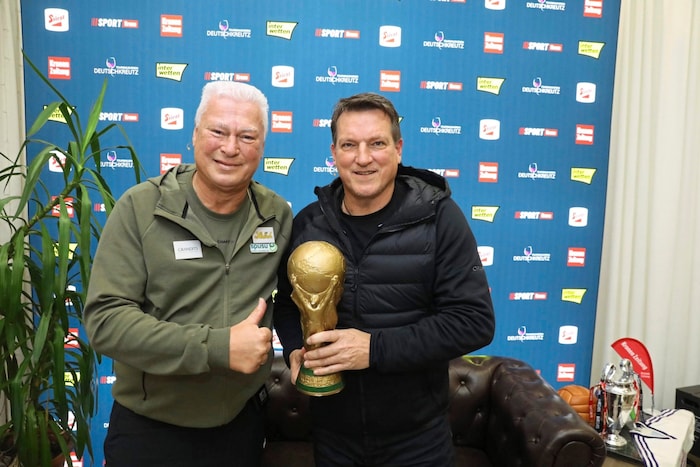 Toni Polster (l.) und Andreas Herzog hoffen auf die erste WM-Teilnahme seit 28 Jahren.