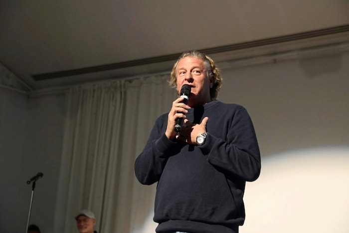 Peter Moizi riss das Publikum mit seinen Comedy-Einlagen zu Lachsalven hin.