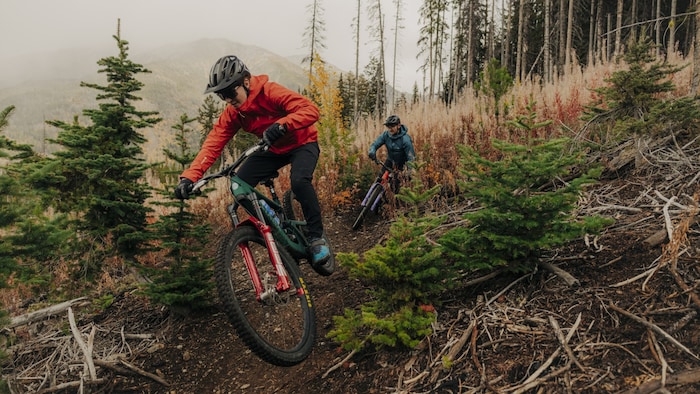 Die Ausrüstung von 7mesh eignet sich perfekt zum Trailfahren.