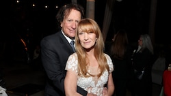 Jane Seymour ist überglücklich mit dem Musiker und Notarzt John Zambetti