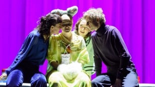 Szene aus „The Broken Circle“, ein Stück über ein krebskrankes Kind, in den Linzer Kammerspielen