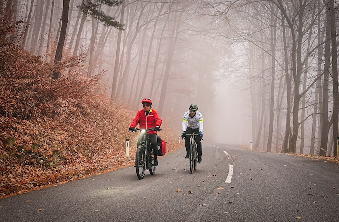 Radfahren im November im Dunkelsteinerwald.