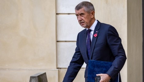 Im September hatte ein Pensionist den tschechischen Regierungschef Andrej Babis (Bild) mit einem ...