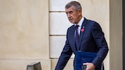 Im September hatte ein Pensionist den tschechischen Regierungschef Andrej Babis (Bild) mit einem ...