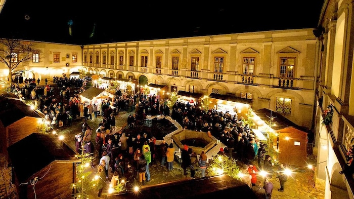 Einen Besuch wert ist auch der Adventmarkt im Schloss Kobersdorf.
