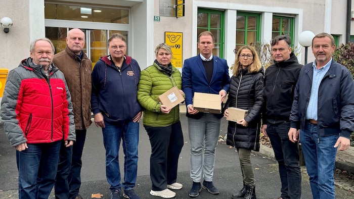 Einigkeit: Die Bürgermeister wollen die Post-Zustellbasis in Jennersdorf erhalten.