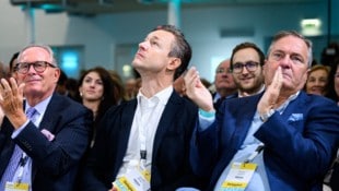 Von links: Karl Mahrer, Gernot Blümel und Manfred Juraczka bei einem Parteitag der ÖVP in Wien