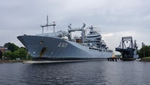 Das Marineschiff „Berlin“ musste auf Bermuda stoppen.