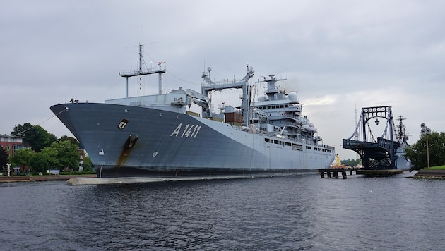 Das Marineschiff „Berlin“ musste auf Bermuda stoppen.