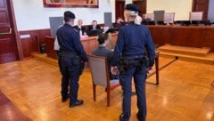 Der höfliche Angeklagte soll eine alte Dame brutalst ermordert haben.