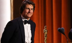 Tom Cruise, der sich endlich seinen Ehren-Oscar abholen durfte, reagierte ziemlich fies auf die ...