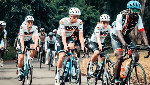 Die „Obroni Riders“ in Ghana.