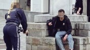 Ahmad. G. erlor bei dem Messerattentat einen Schuh, ließ sich in Socken und grinsend festnehmen. ...