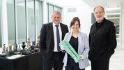 Florian Hagenauer (li.), Präsident der Gesellschaft zur Förderung des OÖ Landesmuseums, ...