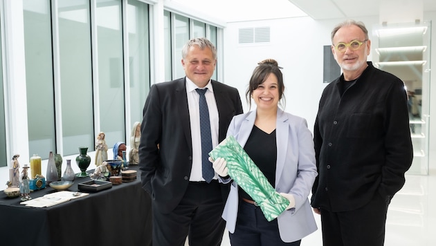 Florian Hagenauer (li.), Präsident der Gesellschaft zur Förderung des OÖ Landesmuseums, ...