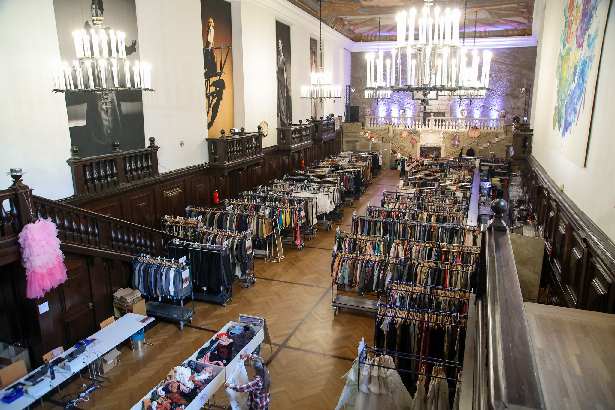 Rund 6000 Kostüme werden verkauft